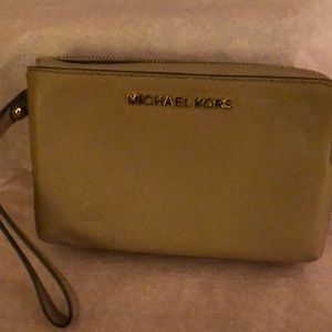 Michael kors clutch